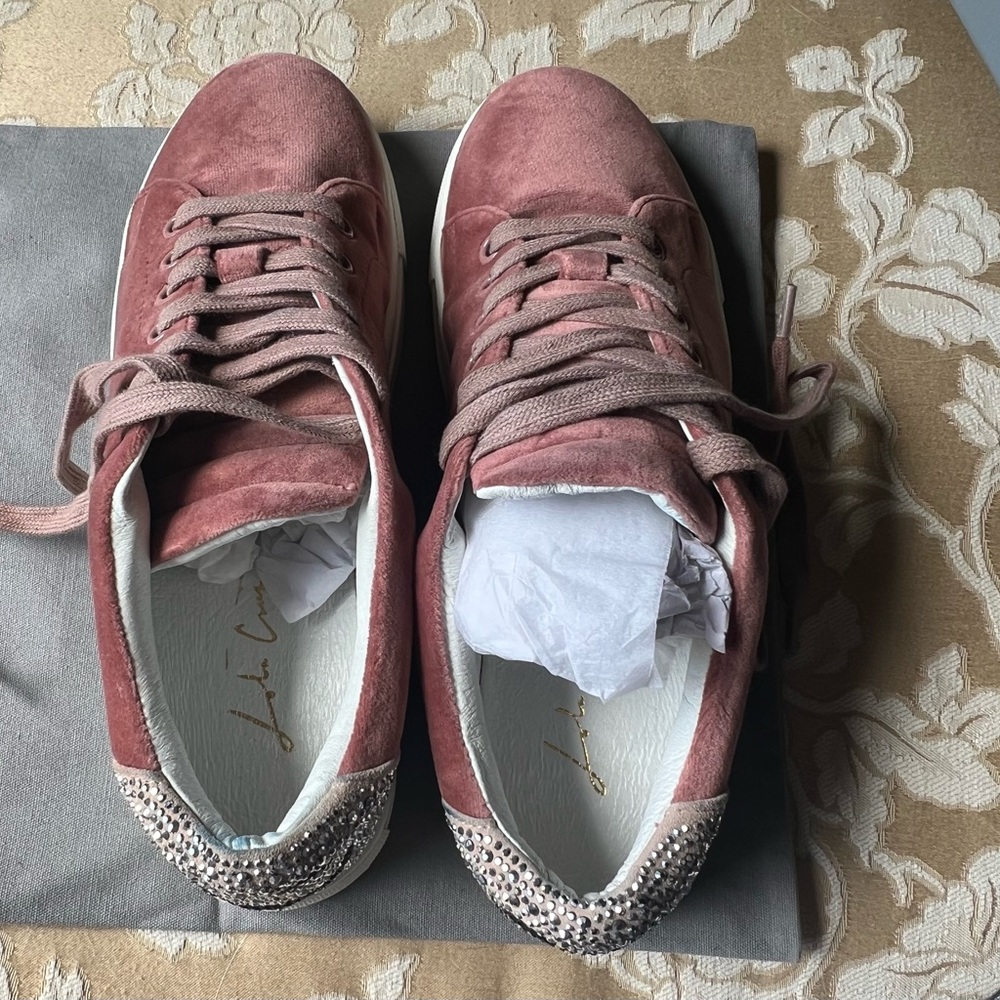 Lola Cruz rose velvet shoes size 39
